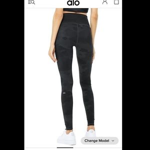 Alo Yoga Camo leggings NWOT
